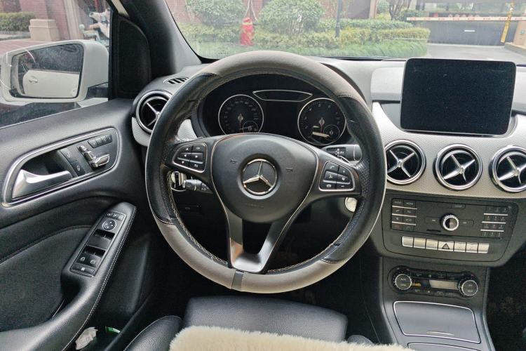 Used Mercedes-Benz B-Class 2019 B 200 Fashion Model Steering Wheel