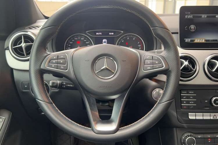 Used Mercedes-Benz B-Class 2019 B 200 Sport Edition Steering Wheel
