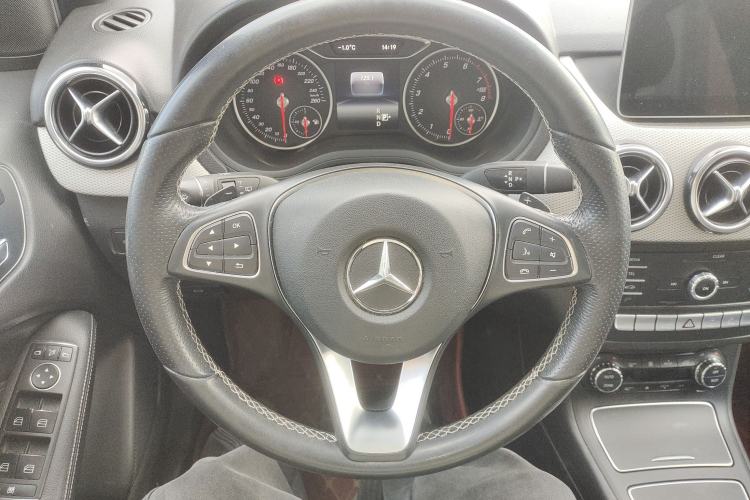 Used Mercedes-Benz B-Class 2019 B 200 Fashion Model Steering Wheel