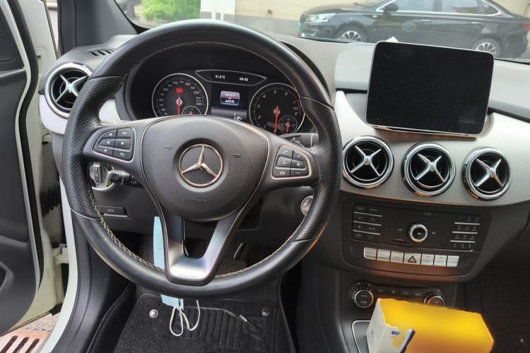 Used Mercedes-Benz B-Class 2019 B 200 Fashion Model Steering Wheel