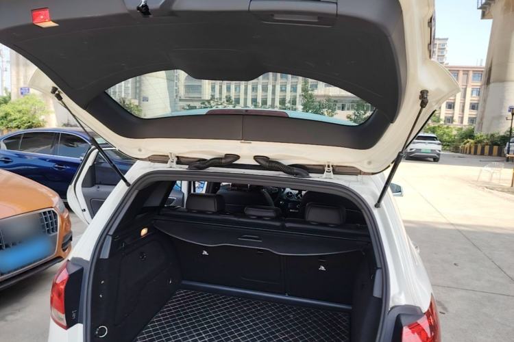 Used Mercedes-Benz B-Class 2019 B 200 Sport Edition Trunk