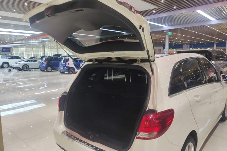 Used Mercedes-Benz B-Class 2019 B 200 Sport Edition Trunk
