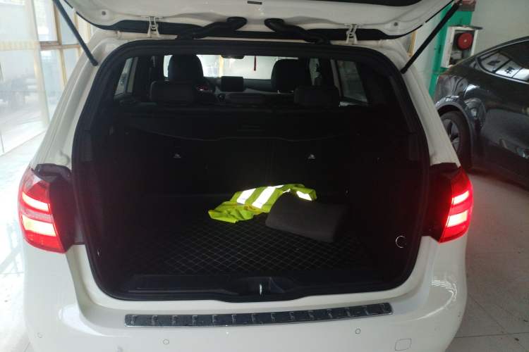 Used Mercedes-Benz B-Class 2019 B 200 Fashion Model Trunk