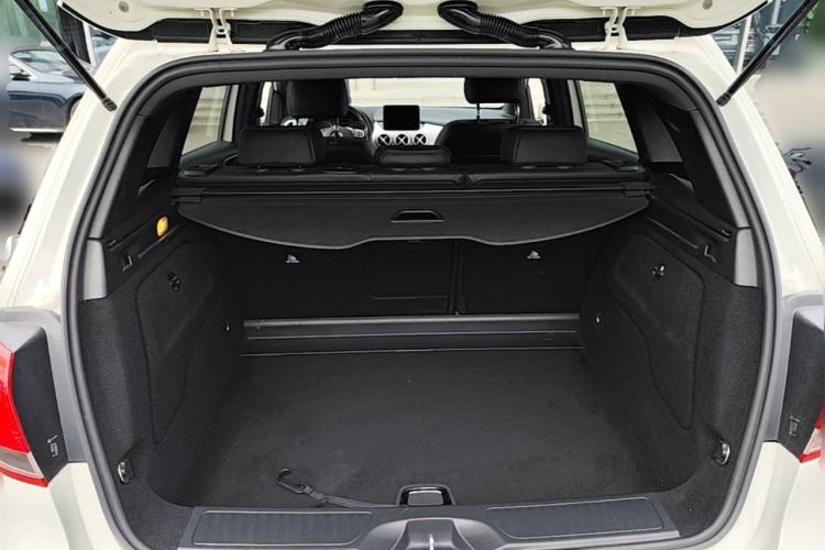 Used Mercedes-Benz B-Class 2019 B 200 Sport Edition Trunk
