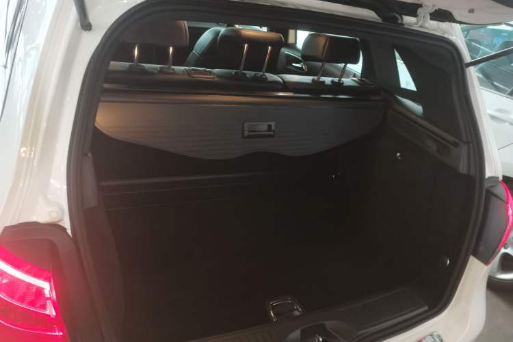 Used Mercedes-Benz B-Class 2019 B 200 Sport Edition Trunk