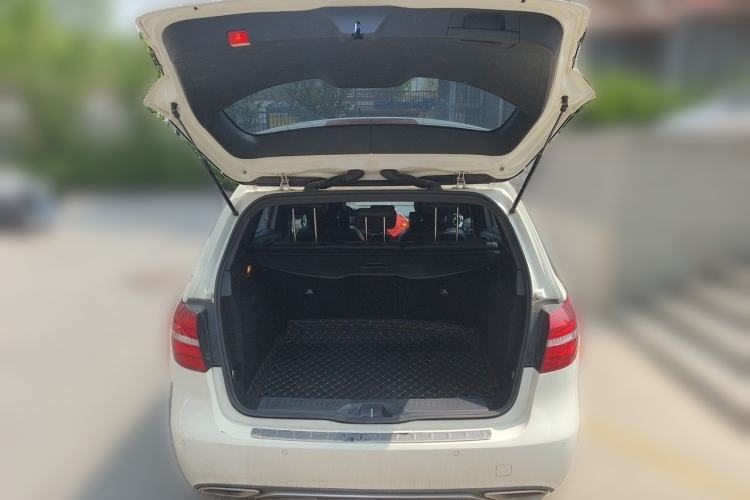 Used Mercedes-Benz B-Class 2019 B 200 Fashion Model Trunk