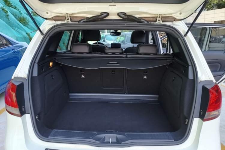 Used Mercedes-Benz B-Class 2019 B 200 Sport Edition Trunk