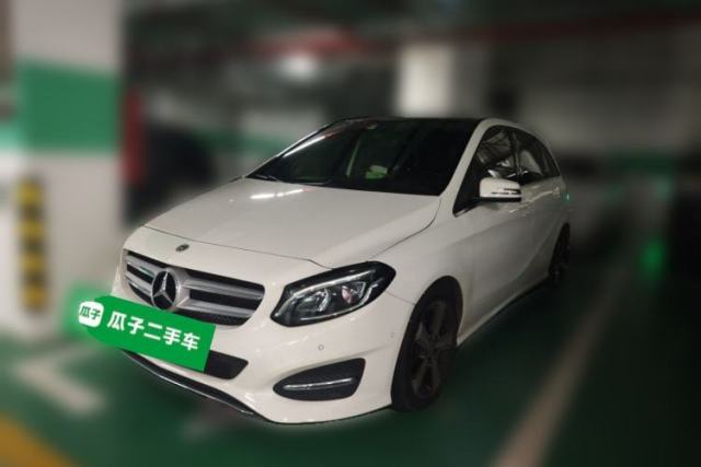Ojetý Mercedes-Benz B-Class 2019 B 200 Fashion Model