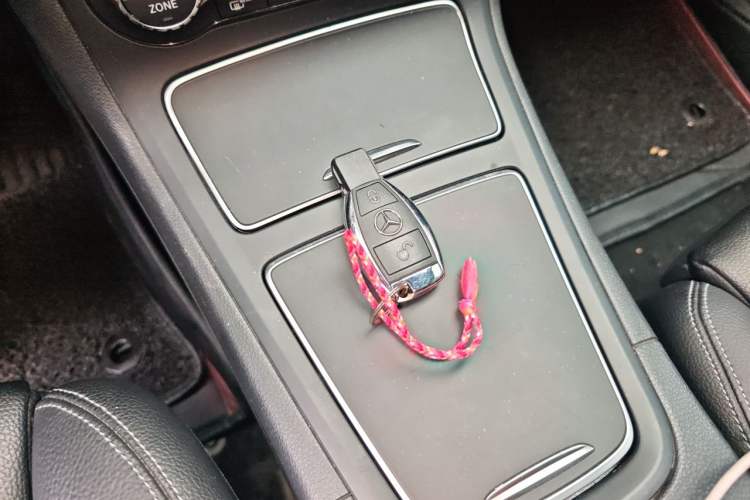 Used Mercedes-Benz B-Class 2019 B 200 Fashion Model Vehicle Key