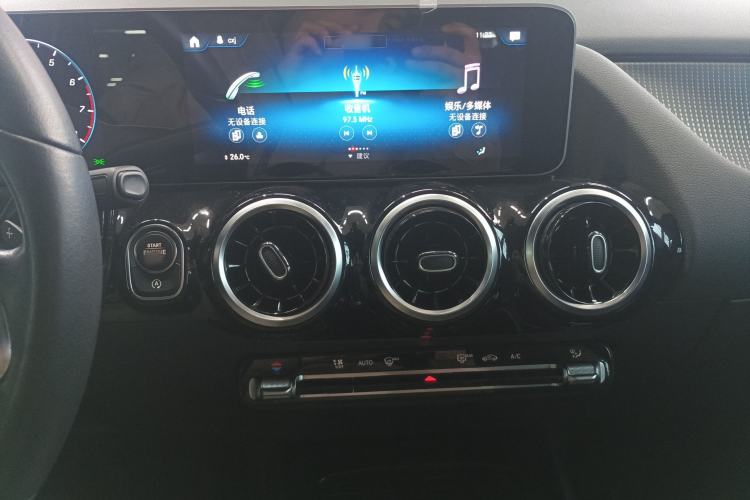 Used Mercedes-Benz B-Class 2020 B 180 Audio And AC Panel