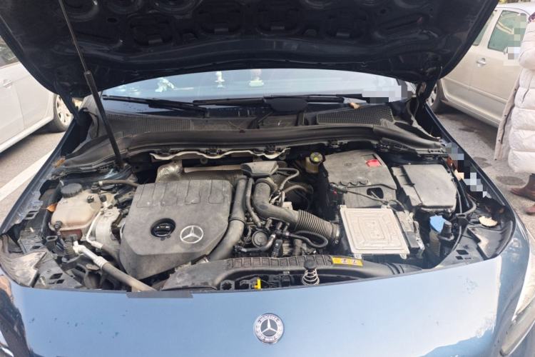 Used Mercedes-Benz B-Class 2020 B 200 Fashion Model Engine Bay