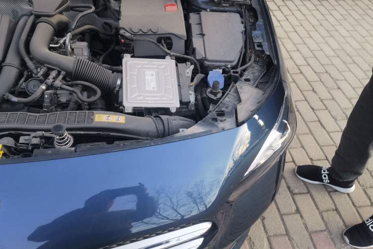 Used Mercedes-Benz B-Class 2020 B 200 Sport Edition Engine Bay Left