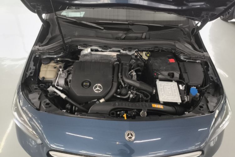 Used Mercedes-Benz B-Class 2020 B 200 Fashion Model Engine Bay