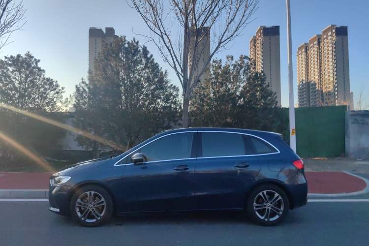 Used Mercedes-Benz B-Class 2020 B 180 Exterior 2