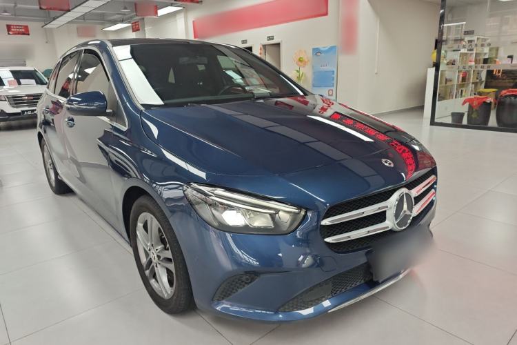 Used Mercedes-Benz B-Class 2020 B 200 Sport Edition Front Right 45 Deg