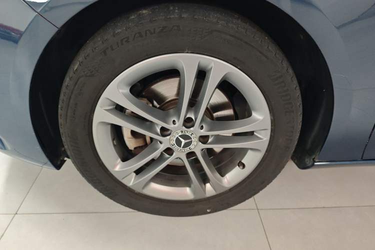 Used Mercedes-Benz B-Class 2020 B 200 Sport Edition Left Front Wheel Hub
