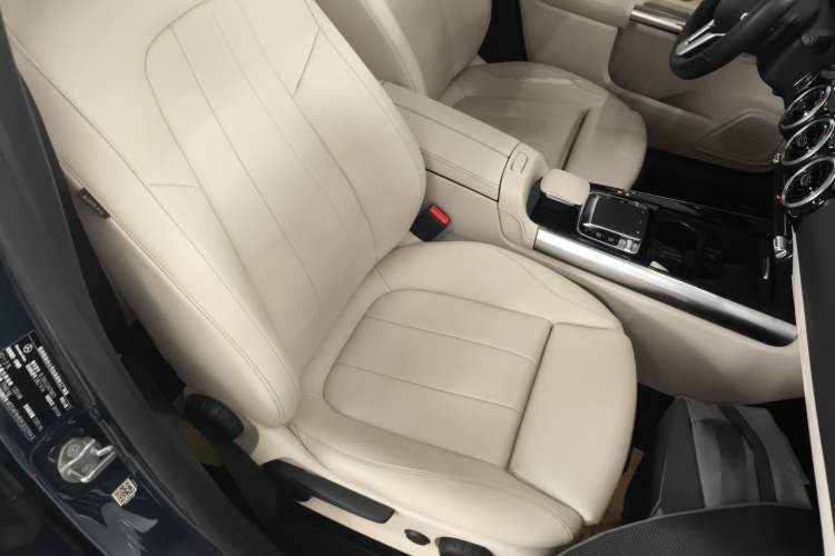 Used Mercedes-Benz B-Class 2020 B 200 Fashion Model Right Front Seat
