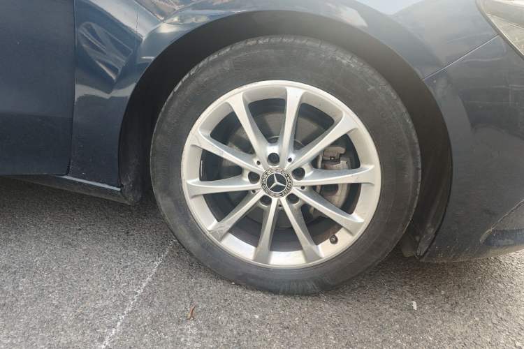 Used Mercedes-Benz B-Class 2020 B 200 Fashion Model Right Front Wheel Hub