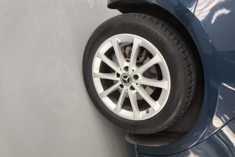 Used Mercedes-Benz B-Class 2020 B 200 Fashion Model Right Rear Wheel Hub
