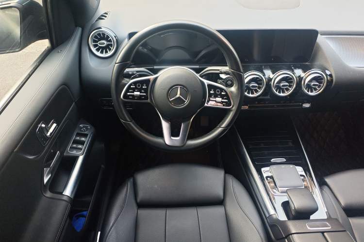 Used Mercedes-Benz B-Class 2020 B 200 Fashion Model Steering Wheel