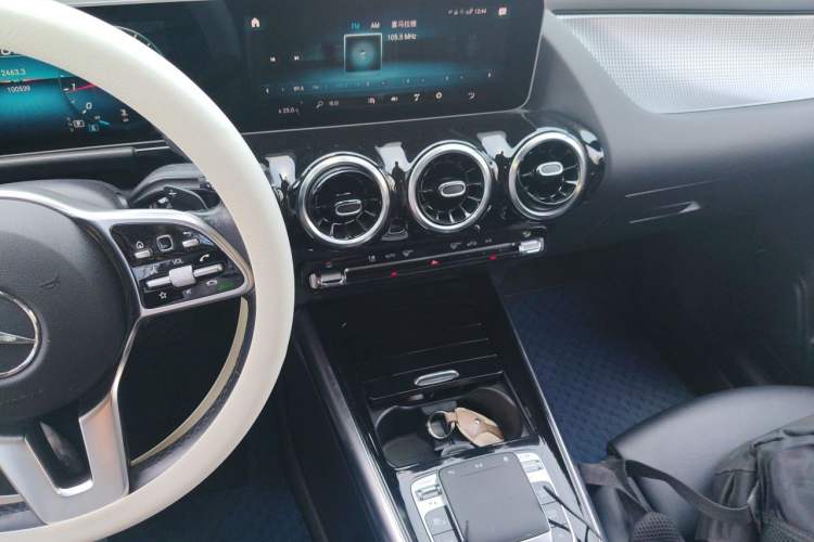 Used Mercedes-Benz B-Class 2020 B 200 Sport Edition Audio And AC Panel