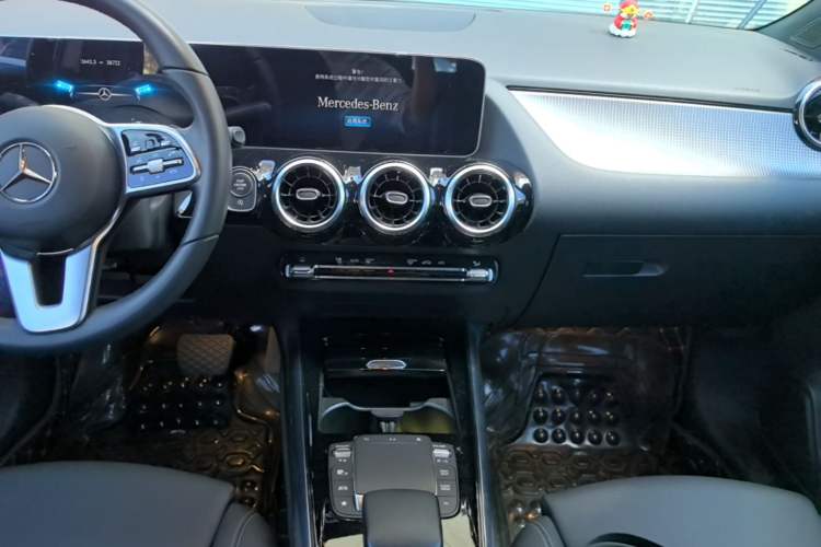 Used Mercedes-Benz B-Class 2020 B 180 Audio And AC Panel