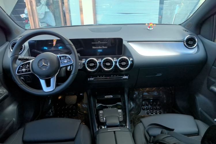 Used Mercedes-Benz B-Class 2020 B 180 Center Console