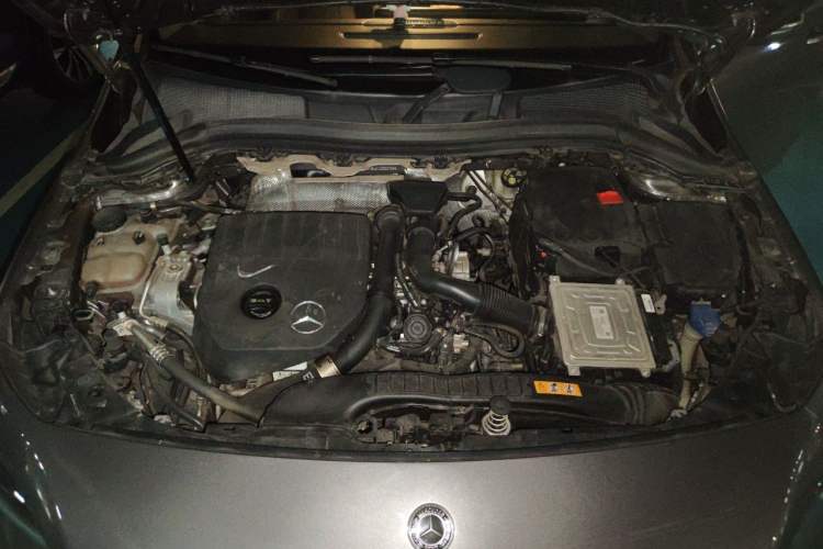 Used Mercedes-Benz B-Class 2020 B 200 Fashion Model Engine Bay