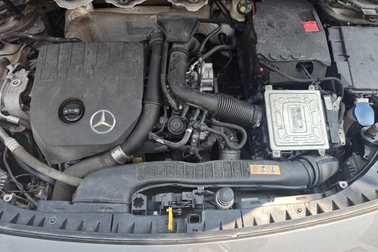 Used Mercedes-Benz B-Class 2020 B 200 Sport Edition Engine Bay
