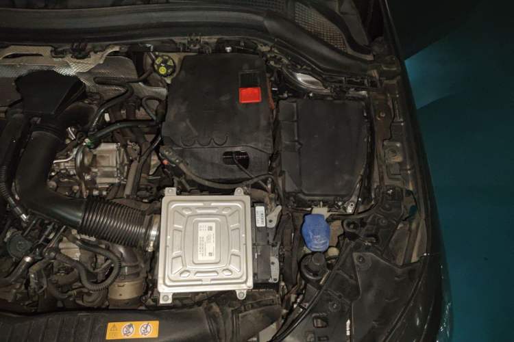 Used Mercedes-Benz B-Class 2020 B 200 Fashion Model Engine Bay Left