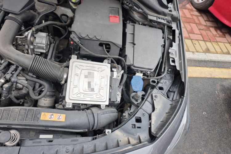 Used Mercedes-Benz B-Class 2020 B 200 Sport Edition Engine Bay Left