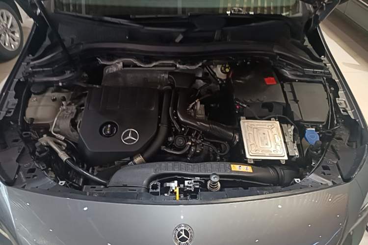 Used Mercedes-Benz B-Class 2020 B 200 Sport Edition Engine Bay