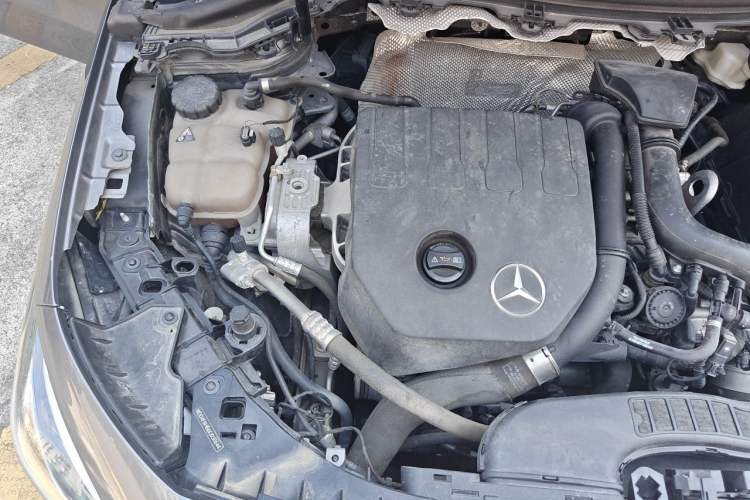 Used Mercedes-Benz B-Class 2020 B 200 Sport Edition Engine Bay Right