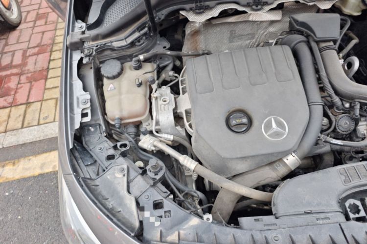 Used Mercedes-Benz B-Class 2020 B 200 Sport Edition Engine Bay Right