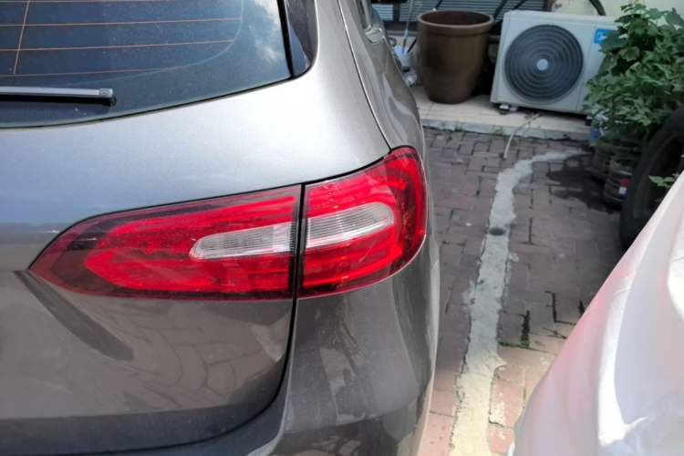 Used Mercedes-Benz B-Class 2020 B 180 Exterior 3