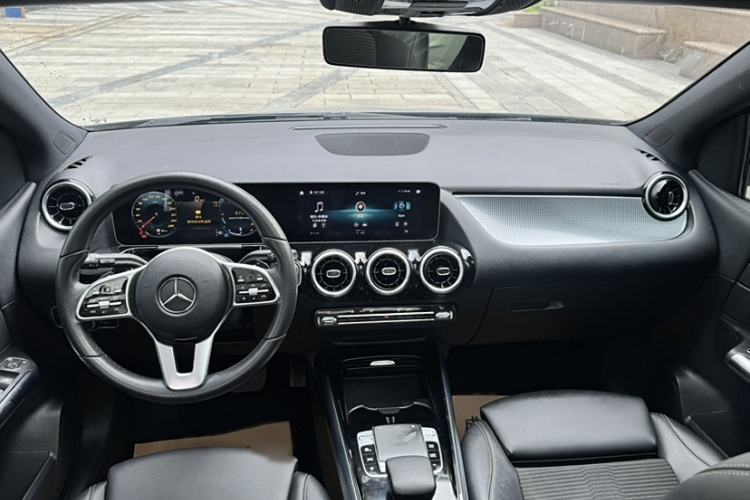 Used Mercedes-Benz B-Class 2020 B 200 Sport Edition Interior 1