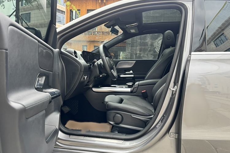 Used Mercedes-Benz B-Class 2020 B 200 Sport Edition Interior 6