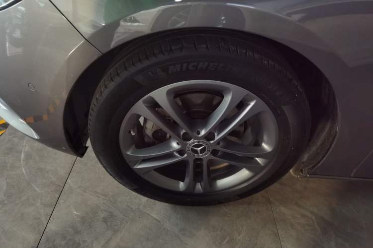 Used Mercedes-Benz B-Class 2020 B 180 Left Front Wheel Hub