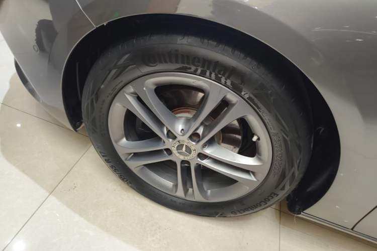 Used Mercedes-Benz B-Class 2020 B 200 Sport Edition Left Front Wheel Hub