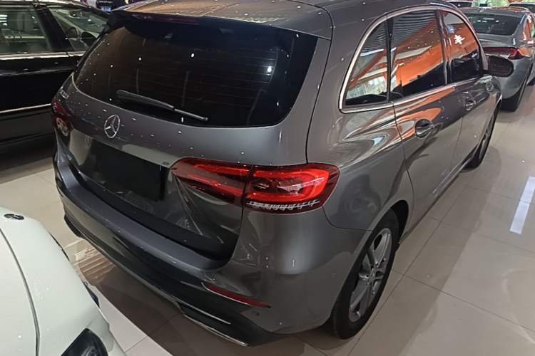 Used Mercedes-Benz B-Class 2020 B 200 Sport Edition Rear Right 45 Deg