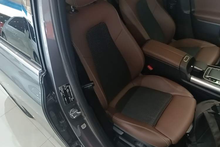 Used Mercedes-Benz B-Class 2020 B 200 Sport Edition Right Front Seat