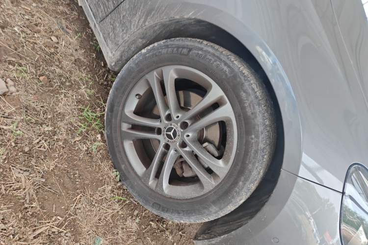 Used Mercedes-Benz B-Class 2020 B 200 Sport Edition Right Front Wheel Hub