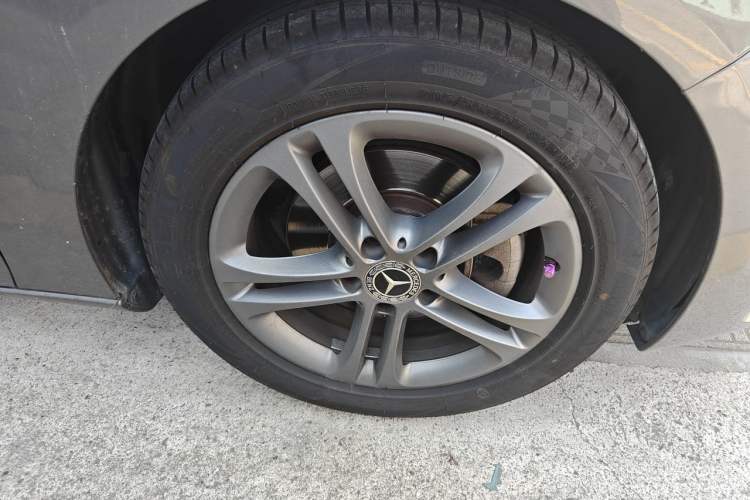 Used Mercedes-Benz B-Class 2020 B 200 Sport Edition Right Front Wheel Hub