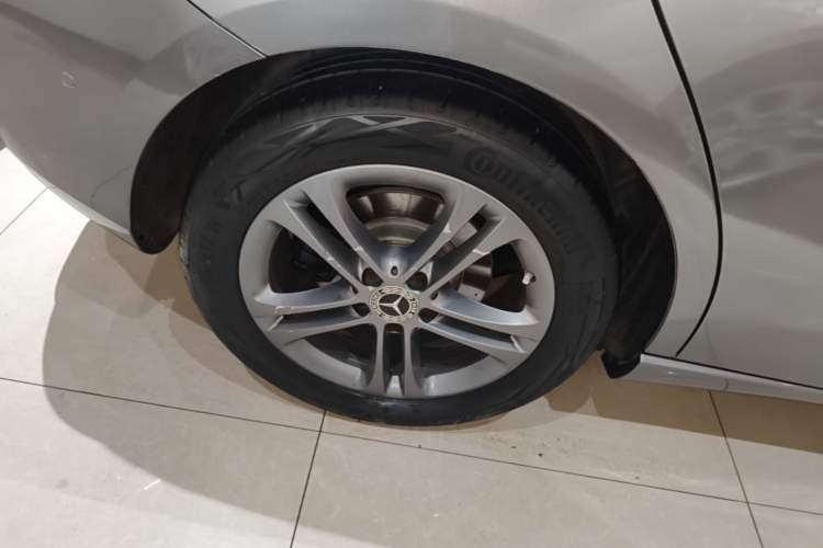 Used Mercedes-Benz B-Class 2020 B 200 Sport Edition Right Rear Wheel Hub
