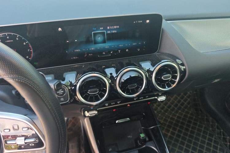 Used Mercedes-Benz B-Class 2020 B 200 Fashion Model Audio And AC Panel