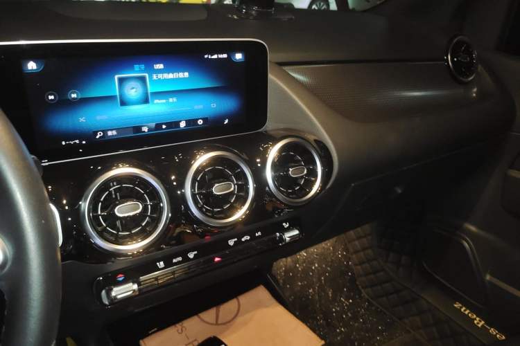Used Mercedes-Benz B-Class 2020 B 200 Sport Edition Audio And AC Panel