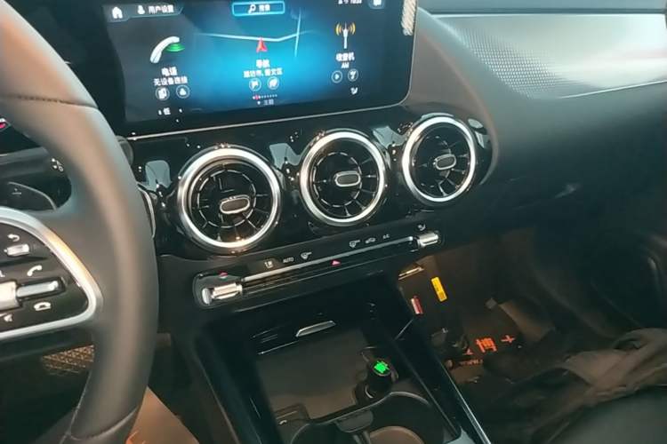 Used Mercedes-Benz B-Class 2020 B 200 Fashion Model Audio And AC Panel