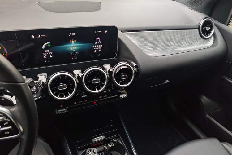 Used Mercedes-Benz B-Class 2020 B 180 Audio And AC Panel