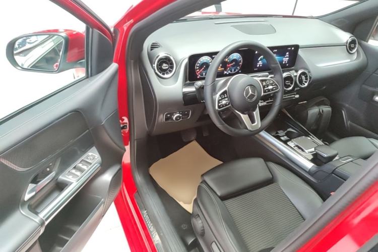 Used Mercedes-Benz B-Class 2020 B 200 Sport Edition Driver Seat