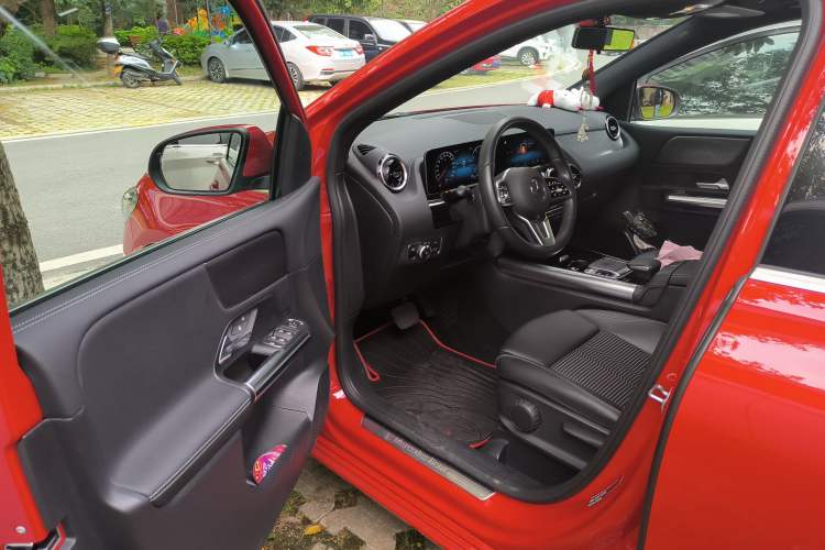 Used Mercedes-Benz B-Class 2020 B 200 Sport Edition Driver Seat